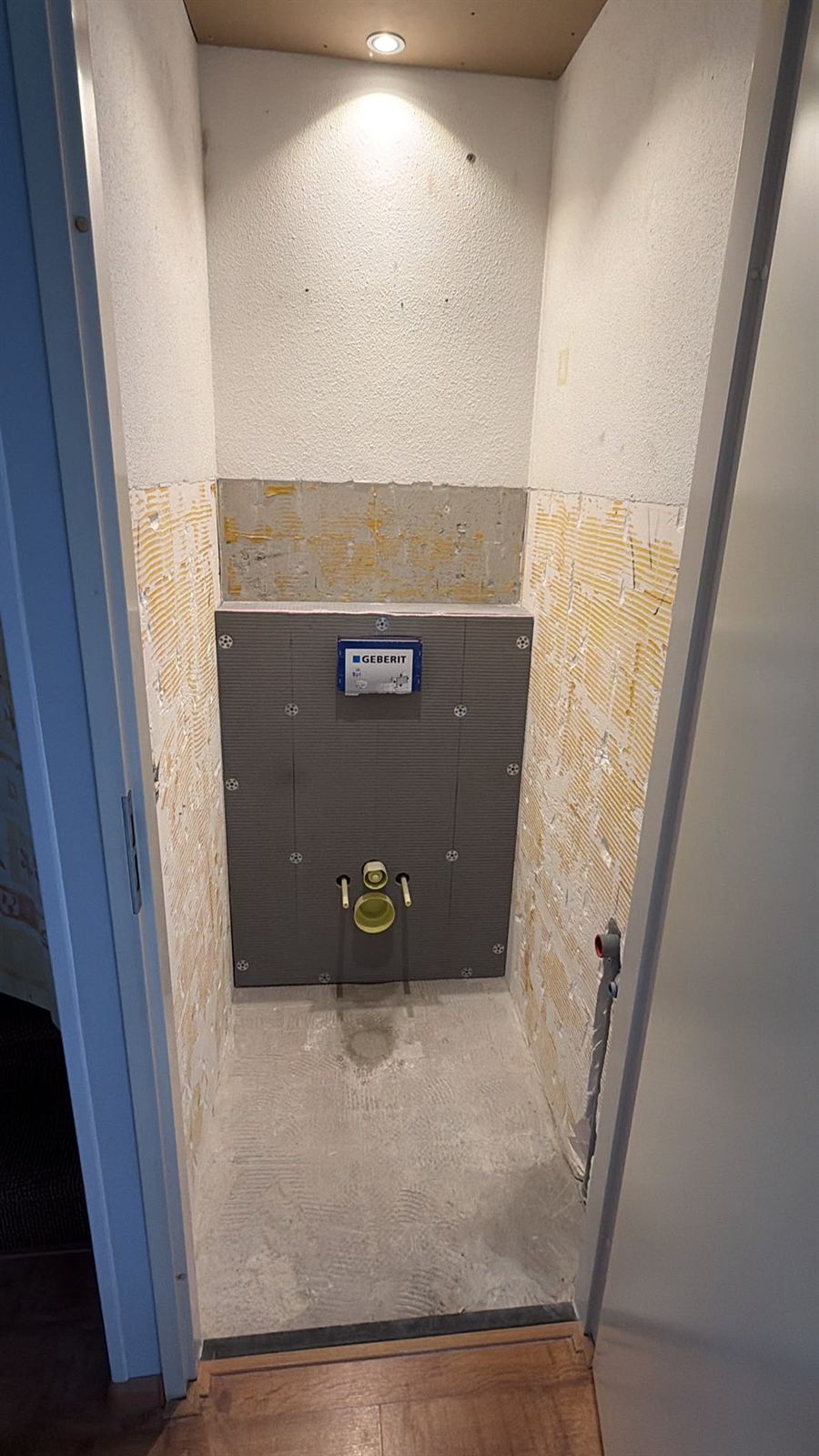 Toiletrenovatie, werkfoto 1