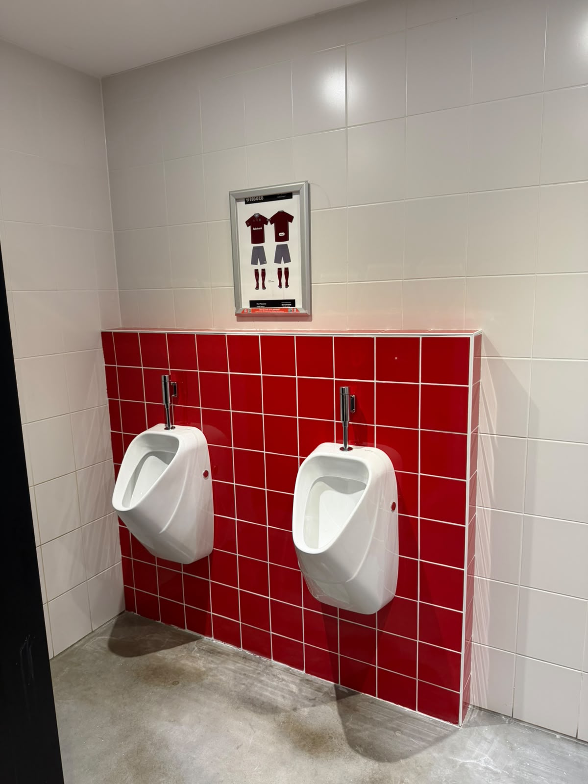 Urinoirs geplaatst