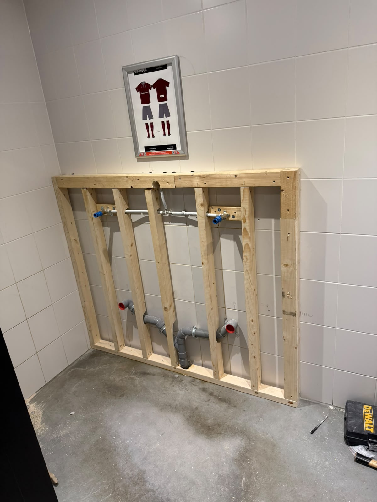 Sanitair plaatsen — werkfoto 2